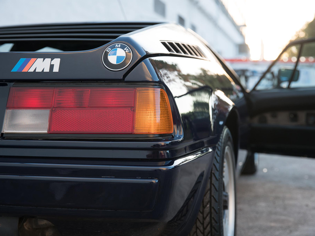 BMW M1 rear light detail