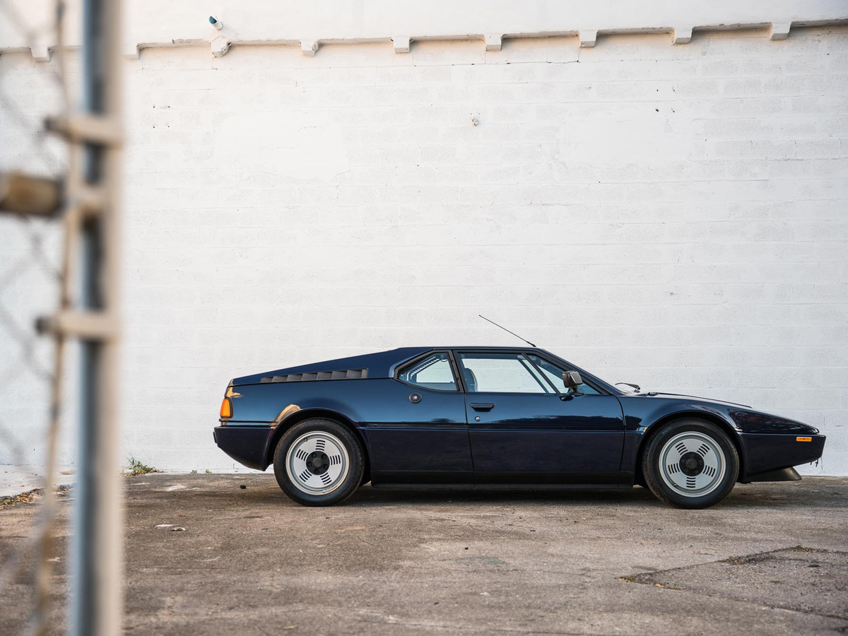 BMW M1 wedge-shaped body